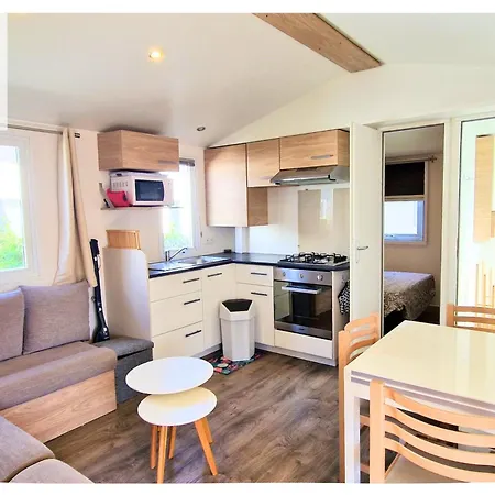 Mobil-home Aux Sables Du Midi Chez Catherine Et Bernard. 캠프장