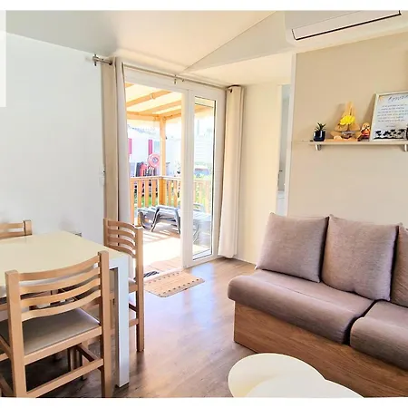 Mobil-home Aux Sables Du Midi Chez Catherine Et Bernard. * 발라 플라주